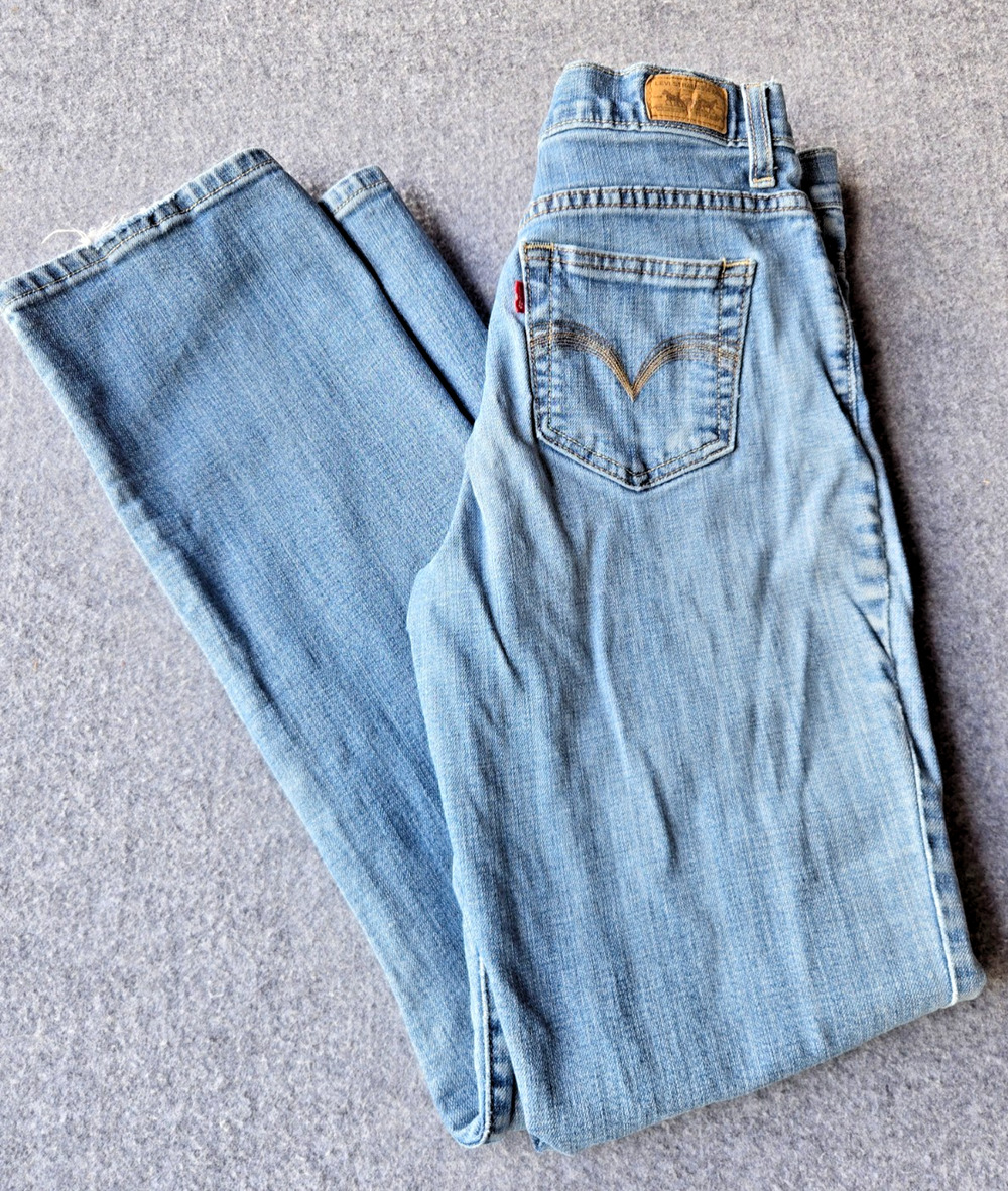 Levi's Women's 512 Jeans Perfectly Slimming Straight Light Wash Size 6 (26x30)